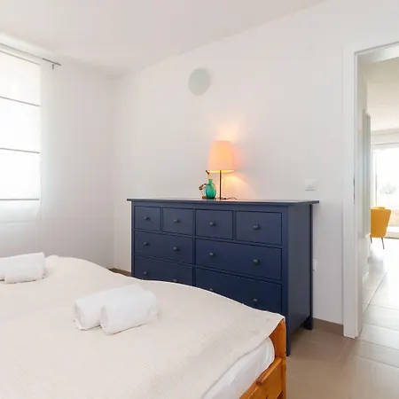 N&n And By Locap Group 波尔托罗