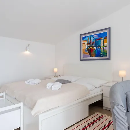 N&n And By Locap Group 3* Portorož