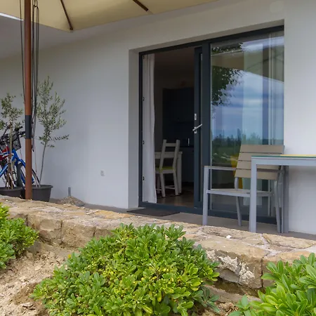 N&n And By Locap Group 波尔托罗