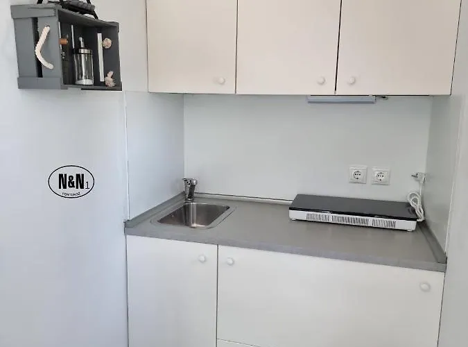 N&n And By Locap Group ポルトローシュ