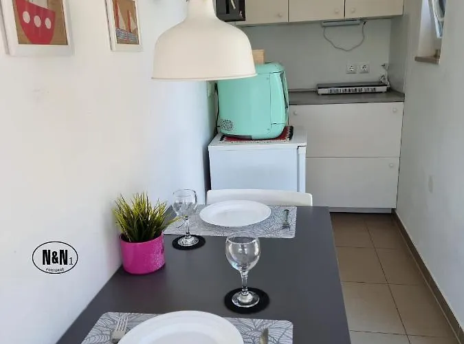 N&n And By Locap Group ゲストハウス ポルトローシュ