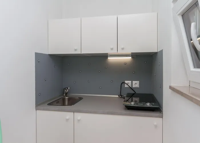 N&n And By Locap Group 3*