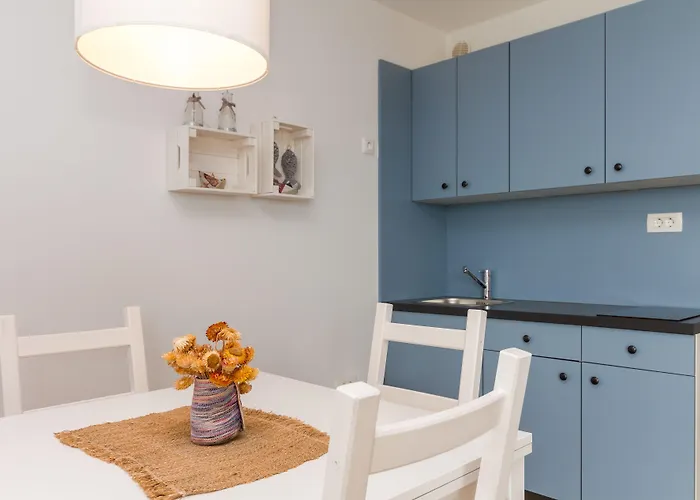 N&n And By Locap Group 波尔托罗