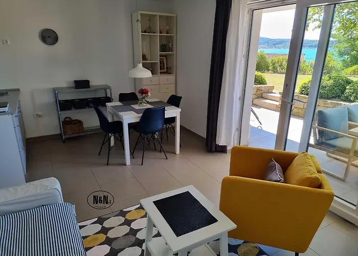 N&n And By Locap Group 3*